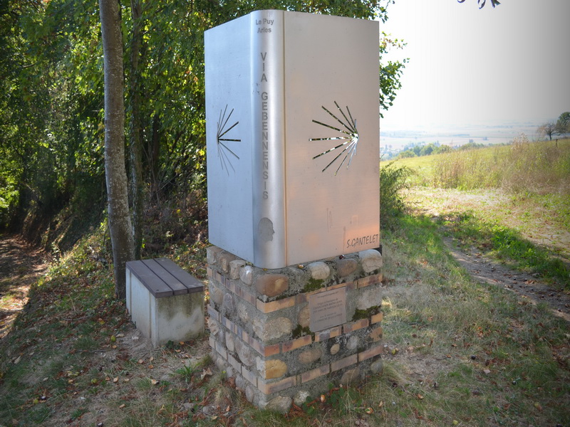 Stèle érigée à Montgontier GILLONNAY